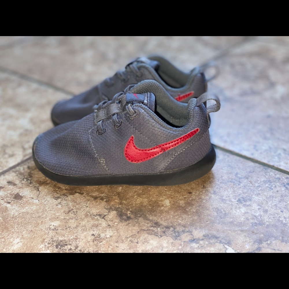 Nike Roshe (baby boy) size 8c